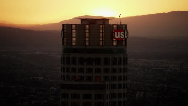 US Bank saat matahari terbit, Los Angeles — Stok Video