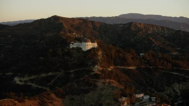 Griffith observatorium, Los Angeles bij zonsopgang — Stockvideo