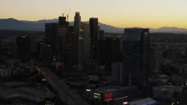 Amanecer de rascacielos del centro de Los Ángeles — Vídeos de Stock