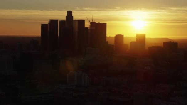 Zonsondergang van Los angeles financiële gebouwen — Stockvideo
