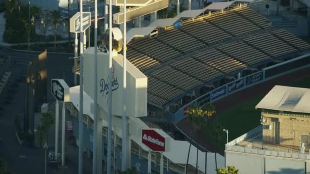 Elysian Park con Dodgers Stadium a Los Angeles — Video Stock