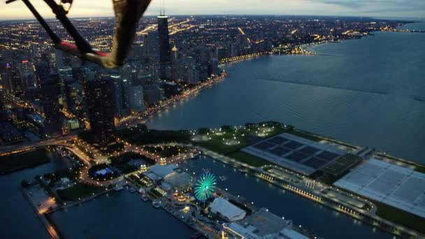 Lago Michigan y muelle de la Marina de Chicago — Vídeos de Stock