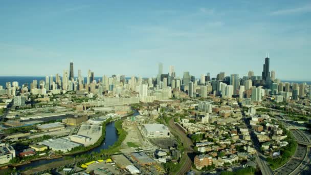 高速公路由芝加哥工业区 — 图库视频影像