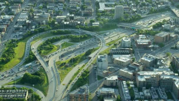 Upptagen freeway trafik i Chicago — Stockvideo