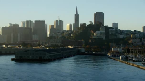 Восход солнца на набережной Сан Франциско — стоковое видео