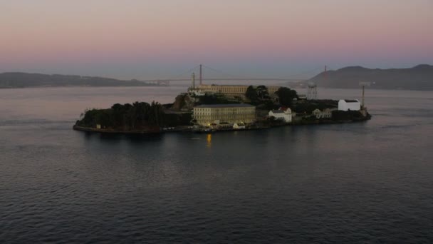 Rock Alcatraz Island, San Francisco Bay — Stock video