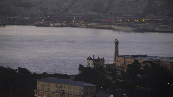 Vista del amanecer de la isla de La Roca Alcatraz — Vídeo de stock