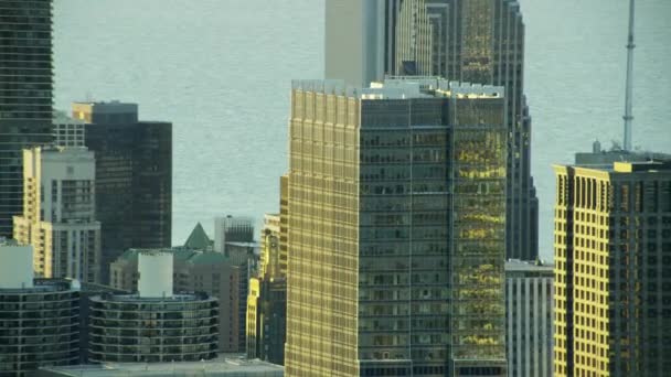 Byggnader och Lake Michigan, Chicago — Stockvideo