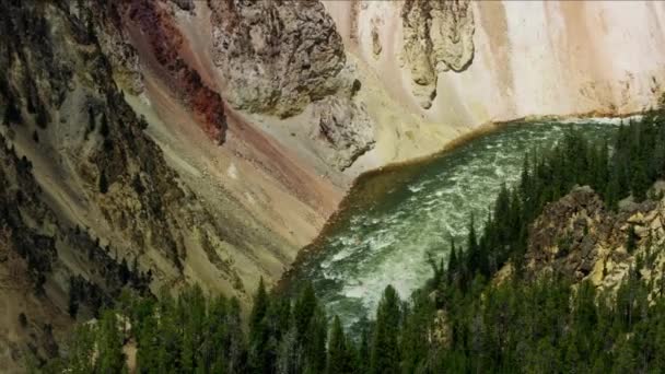 Widok z lotu ptaka Yellowstone River Lower Falls Wyoming — Wideo stockowe