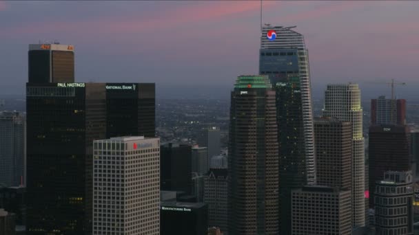 Los Angeles şehir merkezindeki hava manzaralı gökdelenler — Stok video