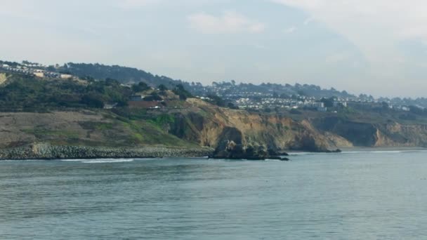 Vista aérea Costa do Pacífico Mussel Rocha erosão costeira — Vídeo de Stock