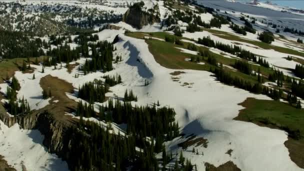 Vista aérea Grand Teton cordillera nieve Wyoming — Vídeos de Stock