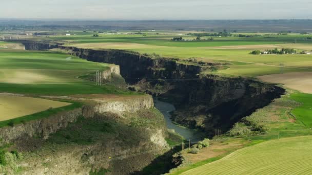 Vista aérea Snake River cañón agricultura Idaho EE.UU. — Vídeos de Stock