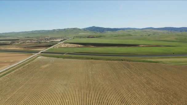 Aerial Governor Brown aqueduct fresh crops San Francisco — Stock Video