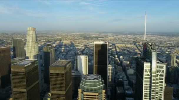 공중에서 바라본 로스앤젤레스 금융 지구 마천루 — 비디오