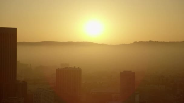 Luchtfoto van Los Angeles wolkenkrabbers zonsondergang Amerika — Stockvideo