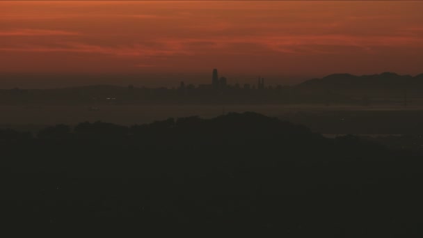 Aerea di edifici urbani città tramonto San Francisco — Video Stock