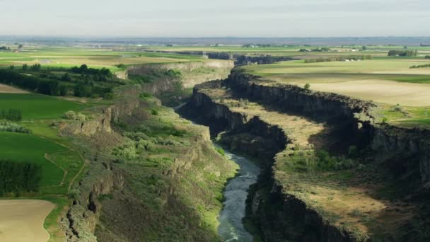 Luchtfoto Snake River canyon landbouw Idaho Verenigde Staten — Stockvideo