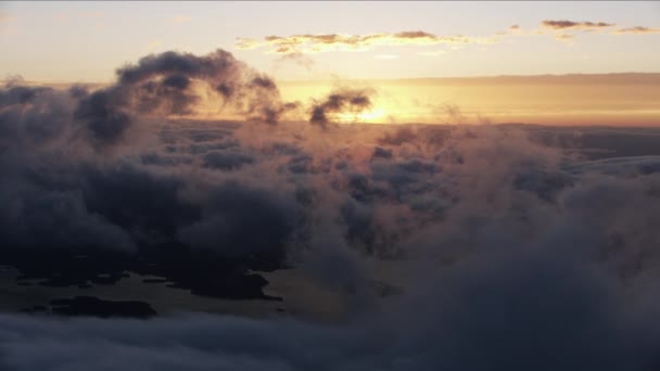 Εναέρια πάνω από τα σύννεφα Jackson λίμνη Teton βουνά ΗΠΑ — Αρχείο Βίντεο