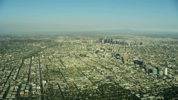 Αεροφωτογραφία των ουρανοξυστών του Λος Άντζελες στο ηλιοβασίλεμα της Αμερικής — Αρχείο Βίντεο