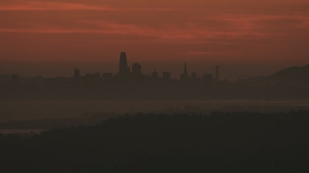 Vista aerea città edifici arancione tramonto silhouette America — Video Stock