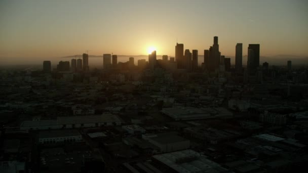 Vista aerea sul tramonto dei grattacieli di Los Angeles USA — Video Stock