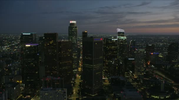 Εναέρια άποψη σούρουπο φωτισμένα φώτα Bunker Hill LA — Αρχείο Βίντεο