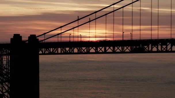 Letecká silueta západ slunce Golden Gate Bridge San Francisco — Stock video
