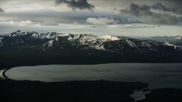 Vue aérienne du lever du soleil chaîne de montagnes Grand Teton États-Unis — Video