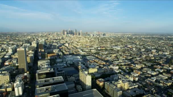 Aerial view Koreatown to LA financial district skyline — Stockvideo