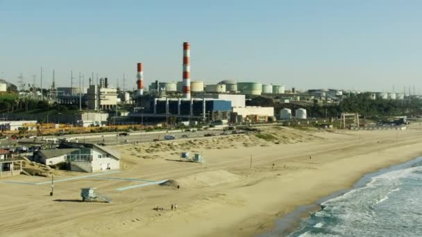 Flybilde Los Angeles kystlinje Scattergood Steam Plant – stockvideo