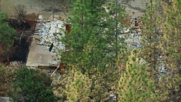 Vista aérea queimado paisagem queimada devastador floresta fogo selvagem — Vídeo de Stock