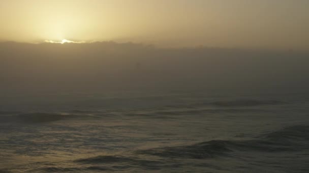 Luftmeer bei Sonnenuntergang Pillar Point Harbor Mavericks — Stockvideo