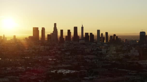 Vista aérea do nascer do sol Koreatown para arranha-céus da cidade de LA — Vídeo de Stock