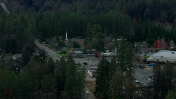 Luchtfoto schemering uitzicht Paradijs noodsituatie Nutsbedrijven voertuigen — Stockvideo