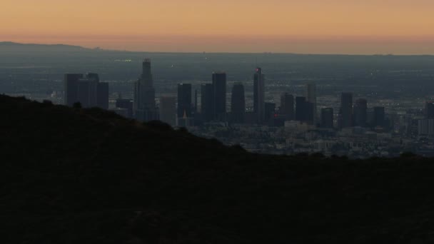 Veduta aerea del paesaggio urbano dal Monte Hollywood Los Angeles — Video Stock