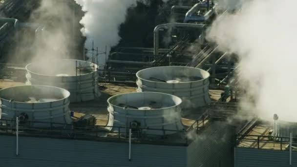 Vista aérea Emisiones de la chimenea de El Segundo Los Ángeles — Vídeo de stock