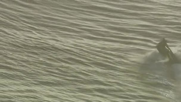 空中喷气式滑翔机救援冲浪选手Mavericks加州美国 — 图库视频影像