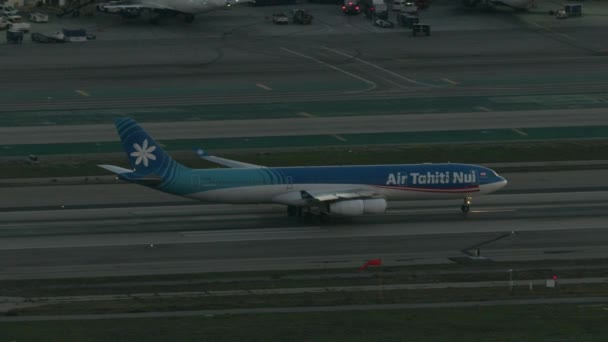 Aereo vista tramonto Aeroporto di Los Angeles taxi aerei — Video Stock