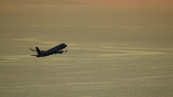 太平洋上の航空日没ビュー航空機｜LA — ストック動画