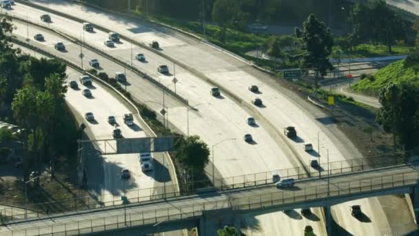 Flygfoto över soluppgången Santa Ana motorväg Los Angeles — Stockvideo