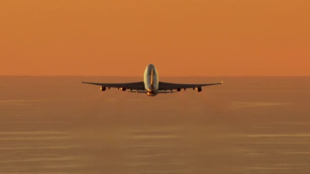 日落时从洛杉矶起飞的空中观景飞机 — 图库视频影像