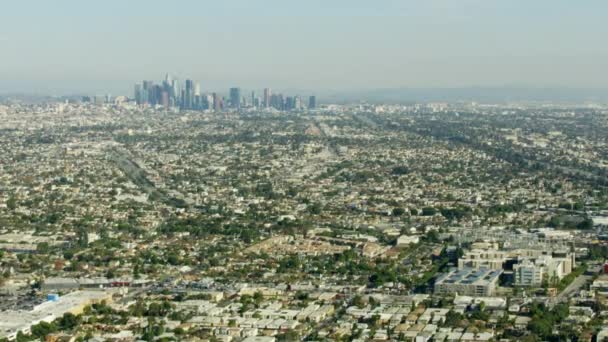Vista aérea del paisaje urbano del centro de Los Ángeles — Vídeo de stock