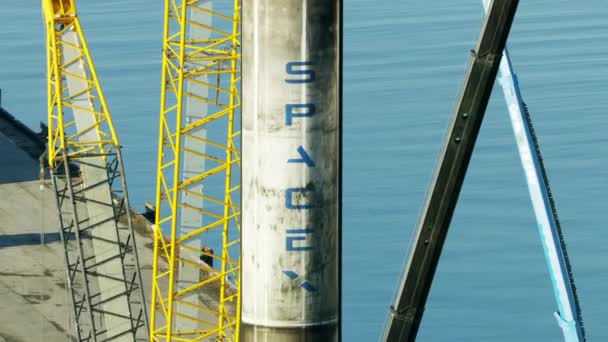 Aerial view Falcon 9 reusable rocket booster LA — 图库视频影像