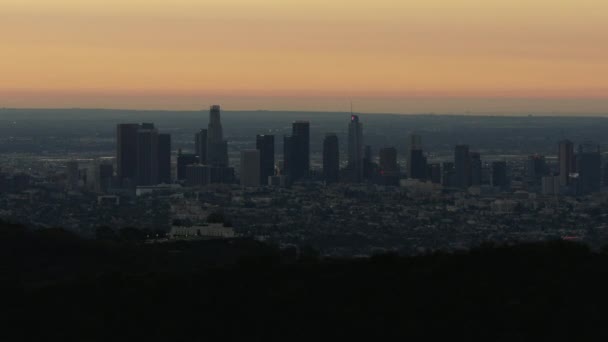 Vista aérea del amanecer Paisaje urbano de Los Ángeles Mount Hollywood — Vídeos de Stock