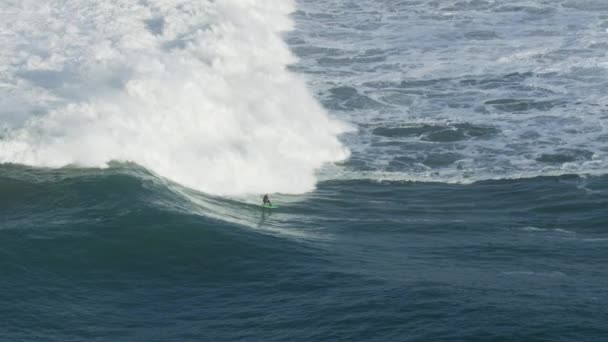 Aerial View Surfer Neoprene Large Wave Surf Competition Mavericks Pillar — Stock Video