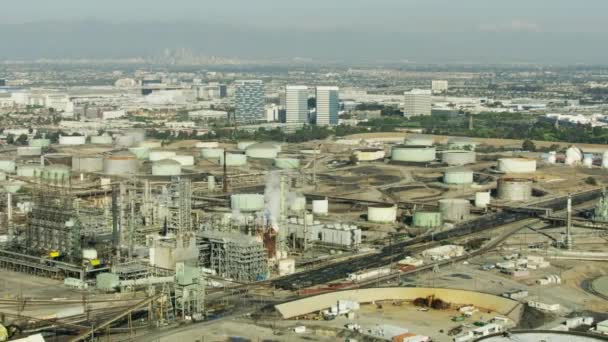 Widok z lotu ptaka rafineria El Segundo do drapaczy chmur w LA — Wideo stockowe