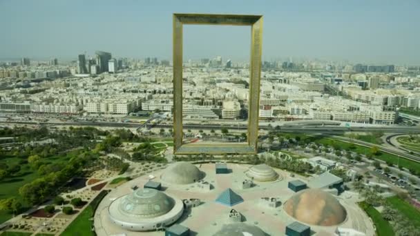 Flygfoto över Dubai Frame Zabeel Park Förenade Arabemiraten — Stockvideo