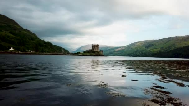 Eilean Donan castle Loch Duich Scottish Highlands Schottland — Stockvideo