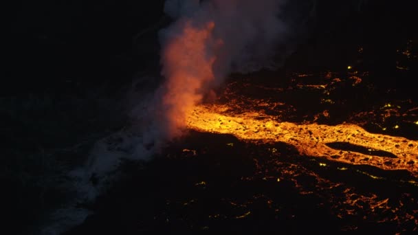 Vista aerea lava fusa che si riversa nell'oceano Pacifico — Video Stock